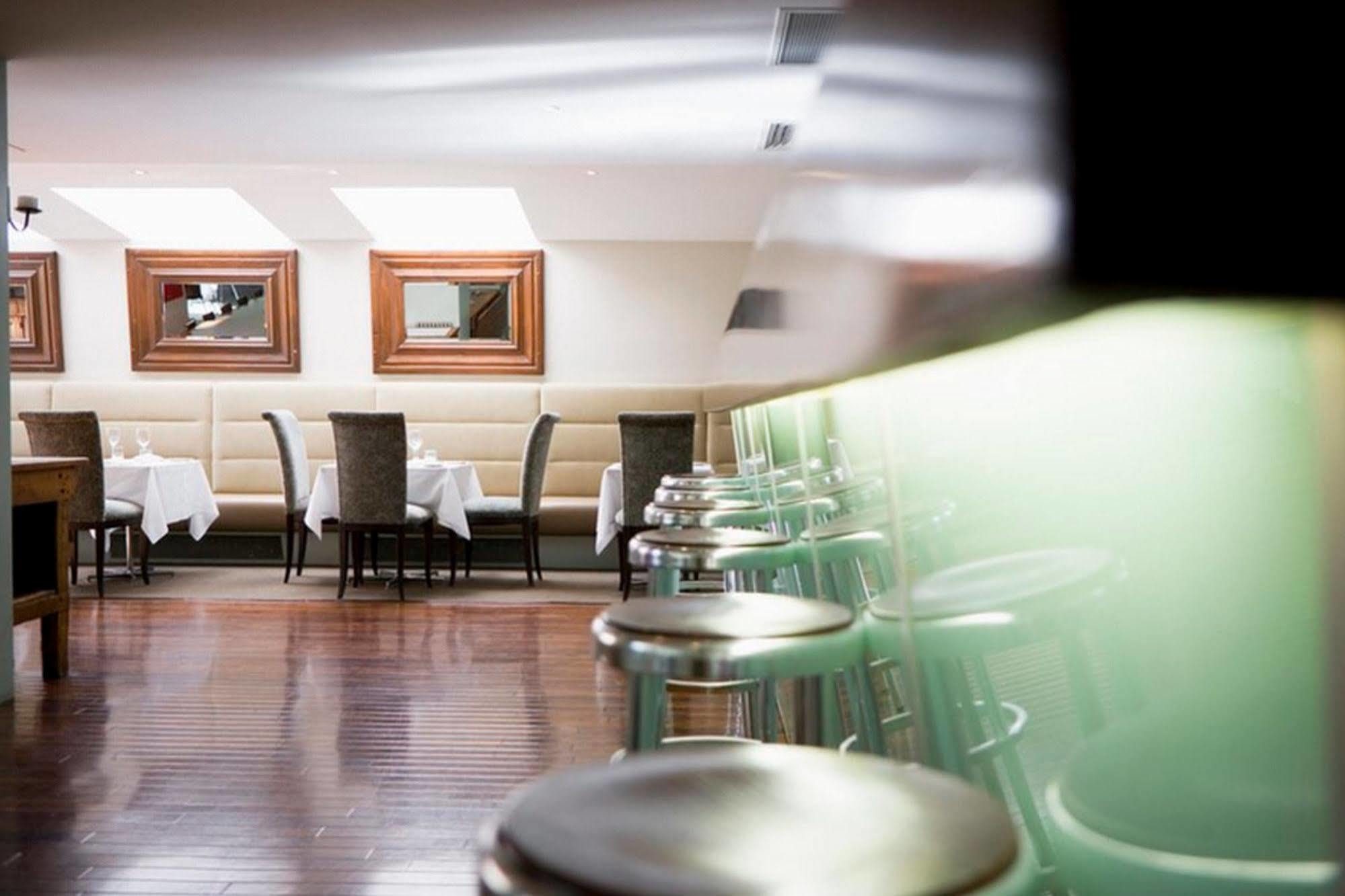 Mantra On Northbourne Lejlighedshotel Canberra Restaurant billede